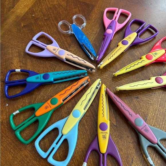 Colorful Craft Scissors Set - different cutting designs - Picture 1 of 11